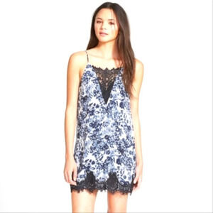 ASTR The Label Women's Blue and White Dress